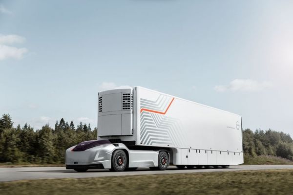Los camiones del futuro serán eléctricos y autónomos según Volvo Trucks 