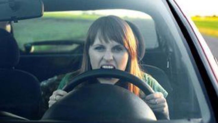 El estrés del conductor perjudica también al coche