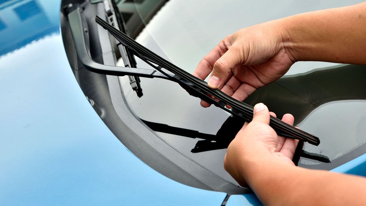 Pueden los limpiaparabrisas desgastados llegar a dañar la luna del coche? -  Advanced Fleet
